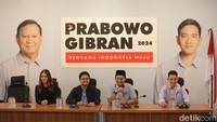 Komandan TKN Fanta Arief Rosyid Hasan melakukan jumpa pers di Media Center Prabowo Gibran, Jakarta, Senin (15/1/2024).