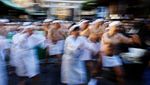 Warga Jepang Menyucikan Jiwa dan Raga Lewat Ritual Mandi Es