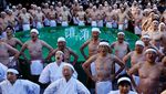 Warga Jepang Menyucikan Jiwa dan Raga Lewat Ritual Mandi Es