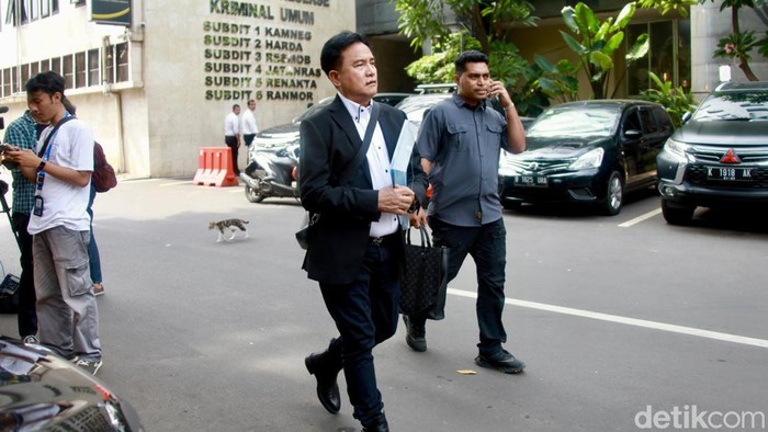 Yusril Diperiksa Jadi Saksi Meringankan Firli di Polda Metro Jaya Yusril Diperiksa Jadi Saksi Meringankan Firli di Polda Metro Jaya
