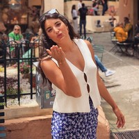 Aislinn yang saat ini tinggal di Spanyol cukup populer di Instagram. Akunnya bernama @acekonig memilih sekitar 26.000 followers. Foto: Instagram/@acekonig