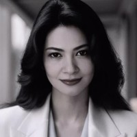 Dengan rambut hitam tebal, penampilan Cut Tari jadi terlihat manglingi. Meski demikian Cut Tari tetap cantik. Bagaimana menurutmu penampilan Cut Tari? Foto: Instagram