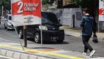 Duh, Baliho Capres-Cawapres Serobot Jalur Pejalan Kaki