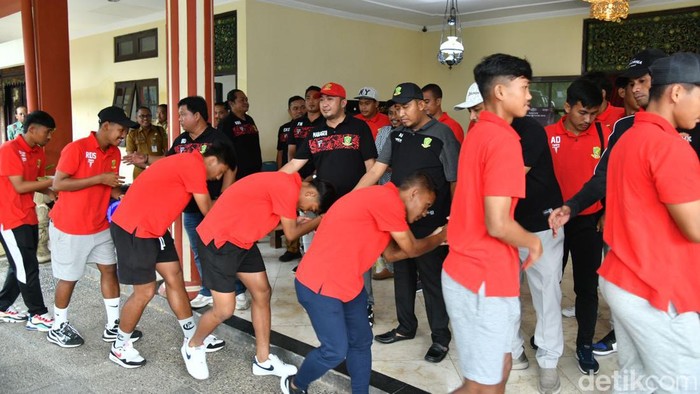 bupati sumenep lepas tim Perssu Madura City