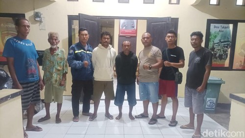 Dua penikam lansia di Kupang menyerahkan diri ke polisi.