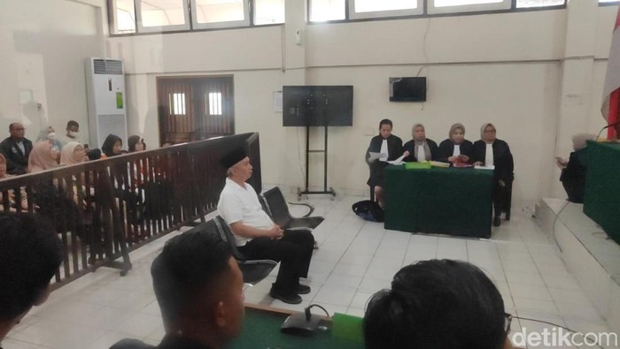 Eks Caleg DPRD Lampung Eddy Ganefo terbukti melakukan kasus penipuan dan divonis 2,6 tahun penjara