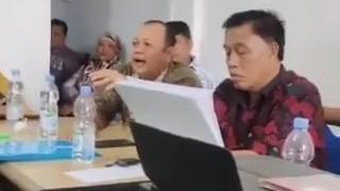 Foto: Kabid SMP Dinas Pendidikan dan Kebudayaan Kota Medan Andy Yudistira (Tangkapan Layar Video Viral)