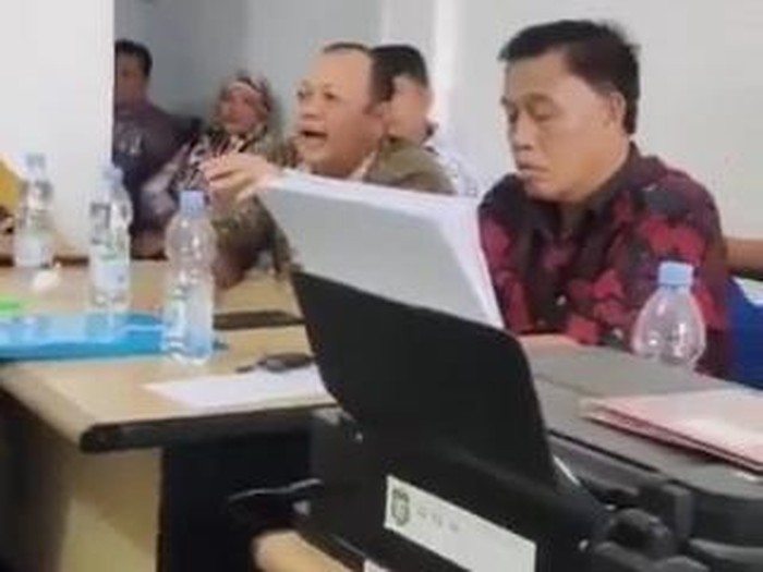 Foto: Kabid SMP Dinas Pendidikan dan Kebudayaan Kota Medan Andy Yudistira (Tangkapan Layar Video Viral)