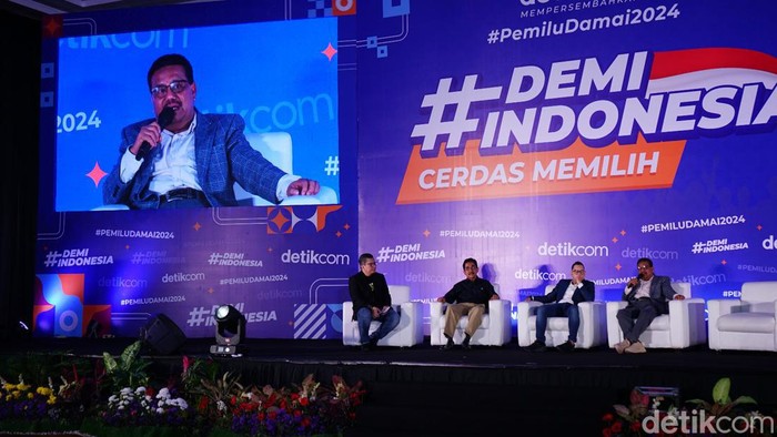 Foto: Rektor Unimed Prof Baharuddin saat mengikuti acara #Demi Indonesia Cerdas Memilih yang digelar oleh detikcom dan Kemenkominfo di Medan. (Tim detikSumut)