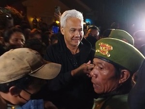 Ganjar Menginap di Rumah Warga Banjarnegara, Begini Momennya