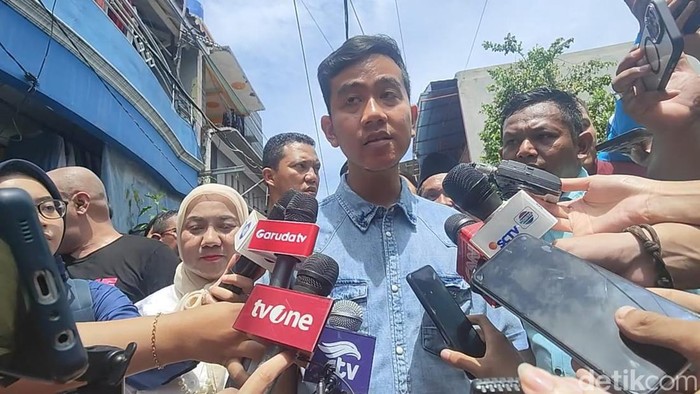Gibran Rakabuming usai blusukan di Warakas, Jakarta Utara.