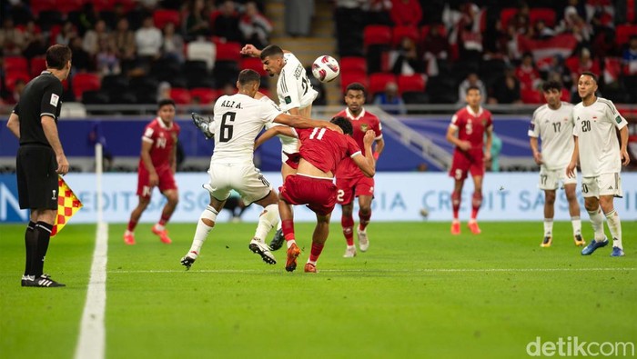 Irak mengalahkan Indonsia dengan skor 3-1 padalaga Grup D Piala Asia 2023. Hasil ini menempatkan Indonesia menjadi juru kunci sementara Grup D dengan nirpon. Pertandingan Indonesia vs Irak berlangsung di Ahmad bin Ali Stadium, Al Rayyan, Qatar, Senin (15/1/2024) malam.