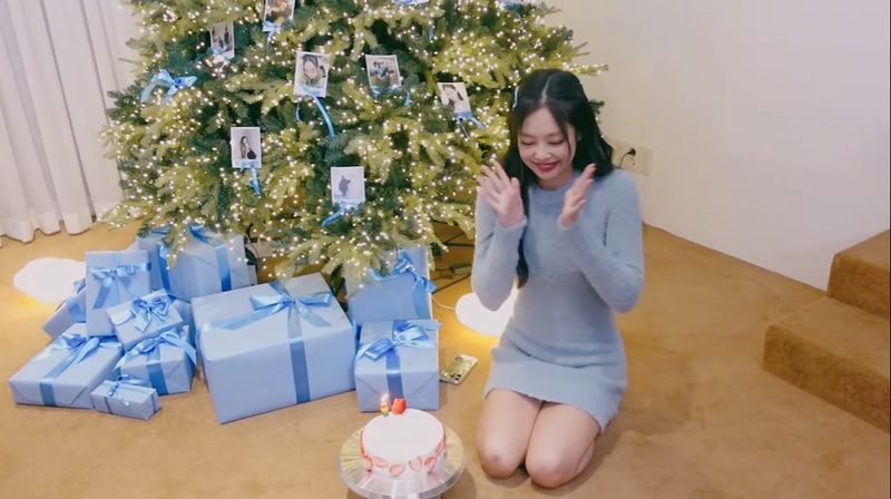 Jennie BLACKPINK membuat kue di hari ulang tahunnya