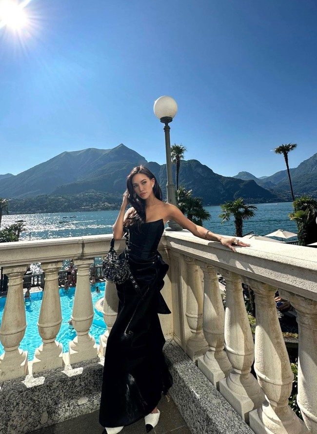 Kepada lebih dari 168 ribu pengikutnya di Instagram, Karraminah kerap membagikan kehidupan mewahnya. Terlihat dalam kesehariannya Karraminah memang sering tampil dengan gaya glamor. Foto: Instagram/@_karraminah_