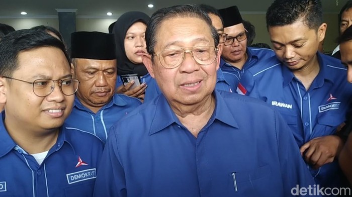 Ketua Majelis Tinggi Partai Demokrat, Susilo Bambang Yudhoyono (SBY) di Gedung Pemuda Temanggung, Selasa (16/1/2024).