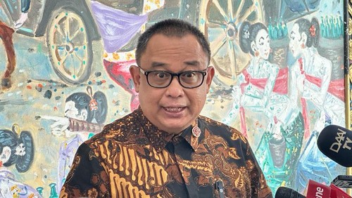 Koordinator Stafsus Presiden Ari Dwipayana di Kompleks Istana Kepresidenan, Jakarta, Selasa (16/1/2024).