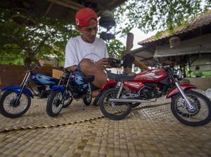 Kreatif! Limbah Pipa Paralon Disulap Jadi Miniatur Motor Jadul