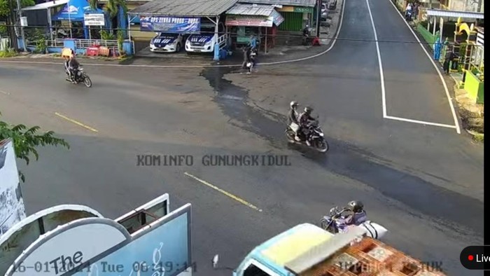 Lalin Jogja-Wonosari, pada Selasa (16/1/2024), pukul 06.19 WIB.
