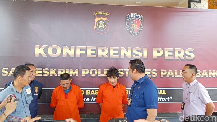 Mardianto alias Mar (38) dan Toni ditangkap akibat pembobolan rumah yang menyebabkan kerugian Rp 400 juta.