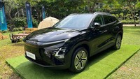Mobil ini memiliki panjang 4.424 mm, lebar 1.830 mm, tinggi 1.588 mm, dan jarak sumbu rodanya 2.630 mm. Foto: Luthfi Anshori/detikOto