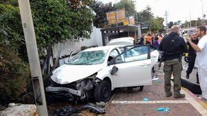Mobil Tabrak Orang-orang di Raanana Israel, Belasan Orang Luka