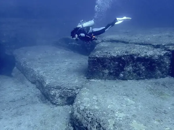 Monumen Yonaguni