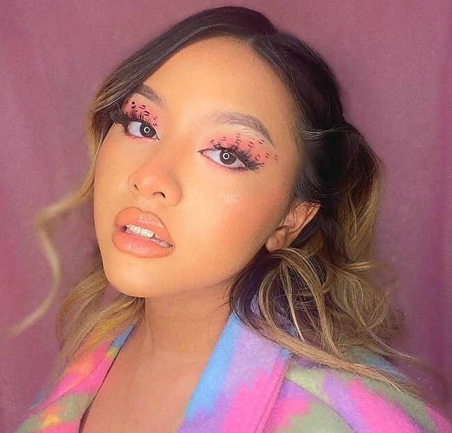 Naja Dewi Maulana tidak ditemani kedua orangtuanya selama mengenyam pendidikan di Inggris. Dewi Gita pun percaya kepada putrinya dan berharap Naja selalu dalam lindungan Allah SWT. Foto: Instagram