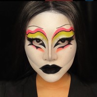 Dalam beberapa fotonya, Naja juga kerap bermain makeup karakter yang unik. Ia piawai dalam mengaplikasikan makeup. Foto: Instagram