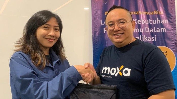 Nilai Transaksi Moxa Tumbuh 100 Persen di Tahun 2023 Moxa yang juga bagian dari Astra Financial merupakan sebuah wealth tech app yang menyediakan solusi keuangan bagi pelanggan disetiap fase kehidupan. Moxa berperan sebagai interconnected hub, menghubungkan berbagai layanan keuangan dari Astra Financial serta berbagai mitra terpercaya lainnya dalam satu aplikasi.