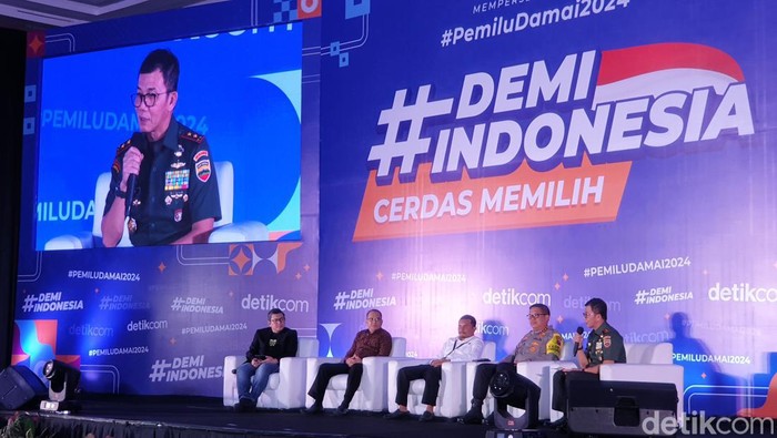 Pangdam I/BB Mayjen Mochammad Hasan saat mengikuti acara #Demi Indonesia Cerdas Memilih yang digelar oleh detikcom dan Kemenkominfo di Medan. (Goklas Wisely/detikSumut)
