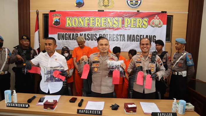 Terduga lima pelaku pengeroyokan yang diamankan Reskrim Polresta Magelang.