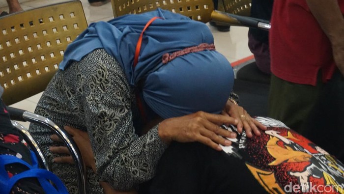 Pesilat di Surabaya yang diamankan saat minta maaf ke orang tuanya