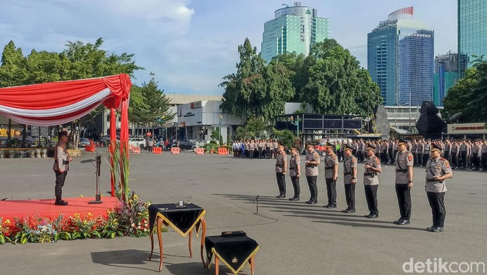 Polda Metro Jaya menggelar sertijab 5 pejabat utama, Selasa (16/1/2024) pagi. Sertijab dipimpin Kapolda Metro Jaya Irjen Karyoto.