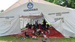 Potret Warga Terdampak Erupsi Gunung Lewotobi di Pengungsian