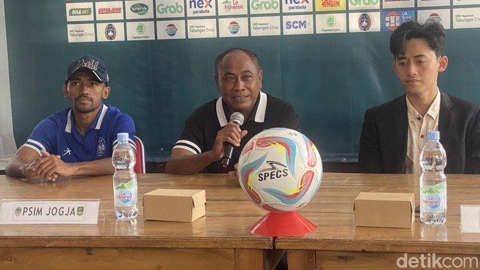 Sesi jumpa pers PSIM Jogja jelang menghadapi Persiraja Banda Aceh, Selasa (16/1/2024).