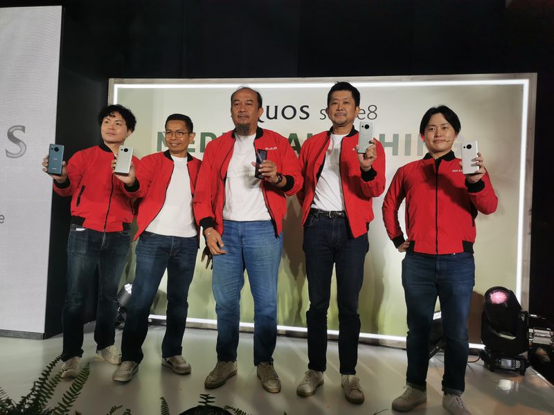 Sharp Aquos Sense8