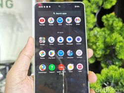 Penampakan Sharp Aquos Sense8, Minimalis dan Tahan Banting