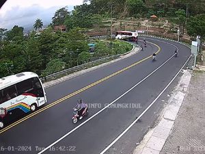Lalin Jogja-Wonosari Sore Ini Lancar, Gunakan Jalur Kiri!