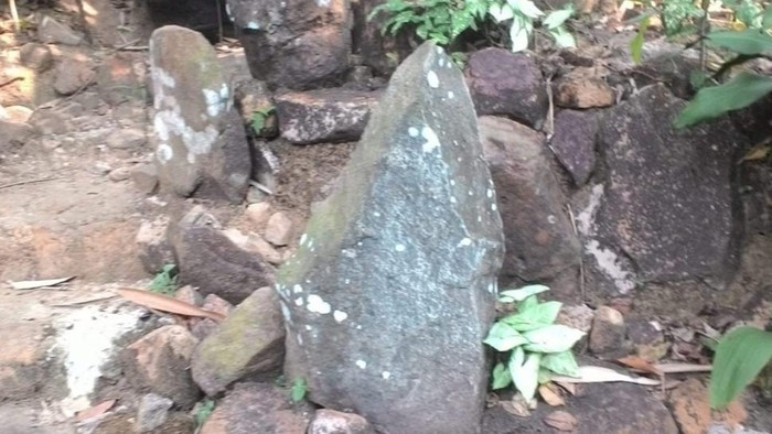Temuan menhir dan punden berundak di Gunung Walat Sukabumi.