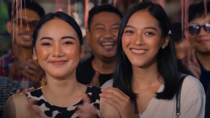 Setelah GuyonWaton, Denny Caknan juga menyanyikan lagu Gampil. Bahkan, video musiknya trending di YouTube music.