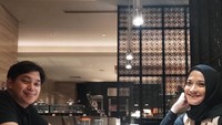 Nama Andhara early tengah menjadi sorotan usai menceritakan pengalamannya yang menjadi sopir antar jemput sekolah teman anaknya. Foto: Instagram @Andharaearly