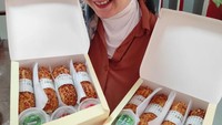 Tak hanya itu, Andhara Early juga diberikan kue berupa choux dengan isian dan cocolan berbagai varian. Foto: Instagram @Andharaearly
