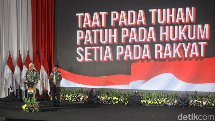 Tiga pasangan capres-cawapres, Anies Baswedan-Muhaimin Iskandar, Prabowo Subianto-Gibran Rakabuming Raka, dan Ganjar Pranowo-Mahfud MD memaparkan program antikorupsi. Hal tersebut berlangsung dalam acara Penguatan Antikorupsi Berintegritas (Paku Integritas) untuk capres-cawapres 2024 di gedung KPK, Jakarta, Rabu (17/1/2024).