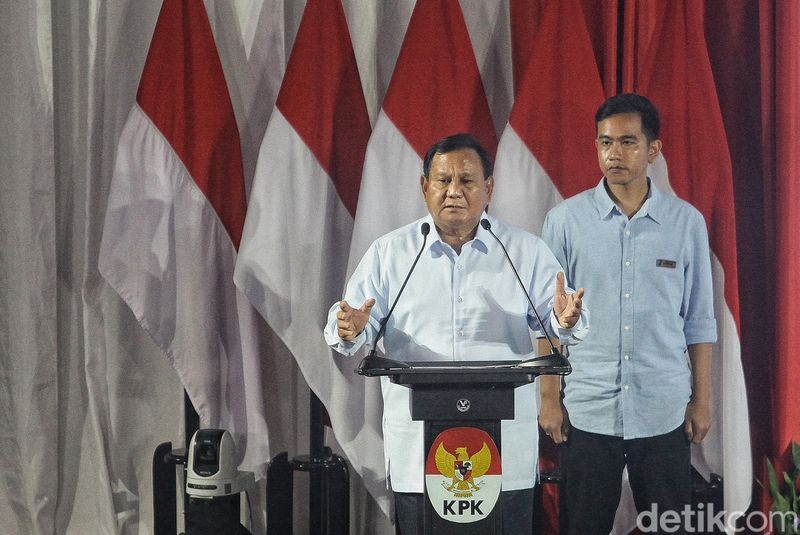 Tiga pasangan capres-cawapres, Anies Baswedan-Muhaimin Iskandar, Prabowo Subianto-Gibran Rakabuming Raka, dan Ganjar Pranowo-Mahfud MD memaparkan program antikorupsi. Hal tersebut berlangsung dalam acara Penguatan Antikorupsi Berintegritas (Paku Integritas) untuk capres-cawapres 2024 di gedung KPK, Jakarta, Rabu (17/1/2024).