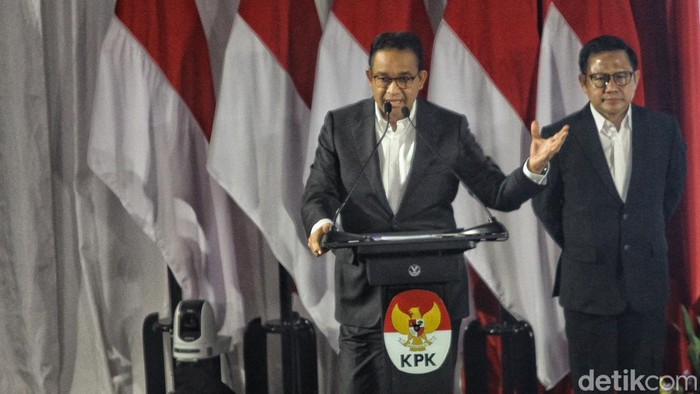 Tiga pasangan capres-cawapres, Anies Baswedan-Muhaimin Iskandar, Prabowo Subianto-Gibran Rakabuming Raka, dan Ganjar Pranowo-Mahfud MD memaparkan program antikorupsi. Hal tersebut berlangsung dalam acara Penguatan Antikorupsi Berintegritas (Paku Integritas) untuk capres-cawapres 2024 di gedung KPK, Jakarta, Rabu (17/1/2024).