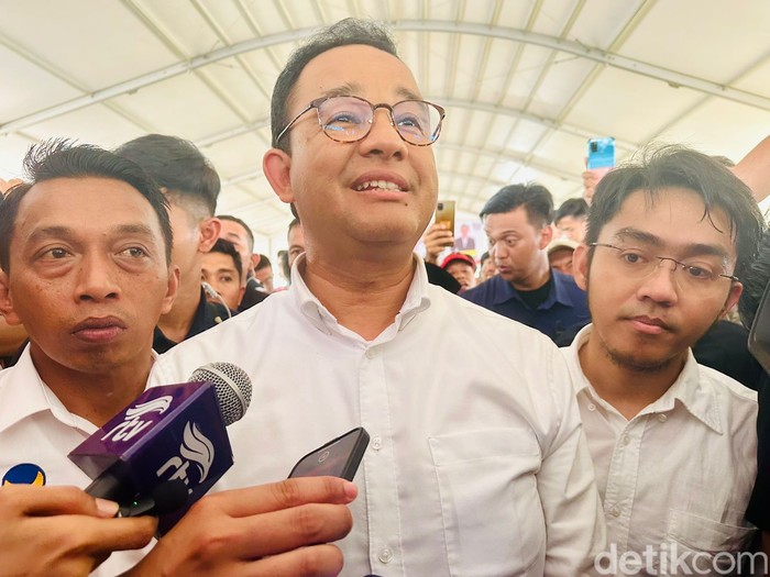 Capres nomor urut 1 Anies Baswedan saat kampanye di Bone, Sulsel.