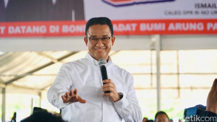 Capres nomor urut 1 Anies Baswedan saat kampanye di Bone, Sulsel.