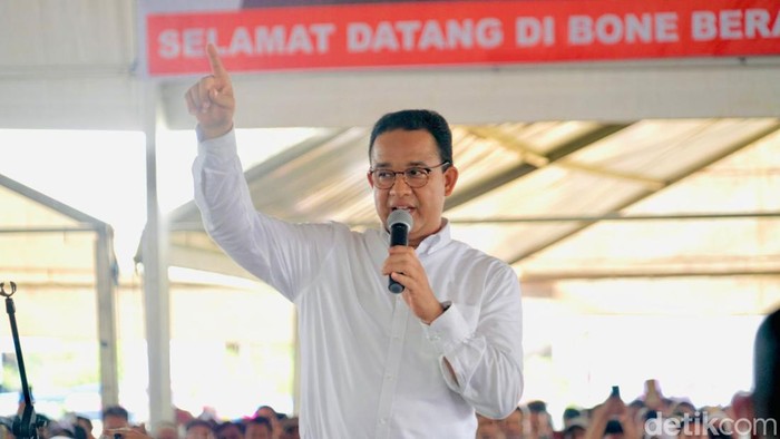 Capres nomor urut 1 Anies Baswedan saat kampanye di Bone, Sulsel.