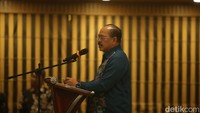 Selain itu, Amzulian mengatakan pemilu dan pilkada 2024 akan dilangsungkan secara serentak. Amzulian tahapan persidangan perkara yang muncul dalam proses pemilu dan pilkada juga bagian dari rangkaian pemilu. Amzulian menuturkan pihaknya ingin memastikan proses persidangan pemilu dapat mencerminkan tiga hal. Di antaranya, integritas, tidak diskriminatif dan adil, serta transparan.