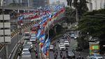 Dipasang Sembarangan, Bendera Parpol Rusak Estetika Kota